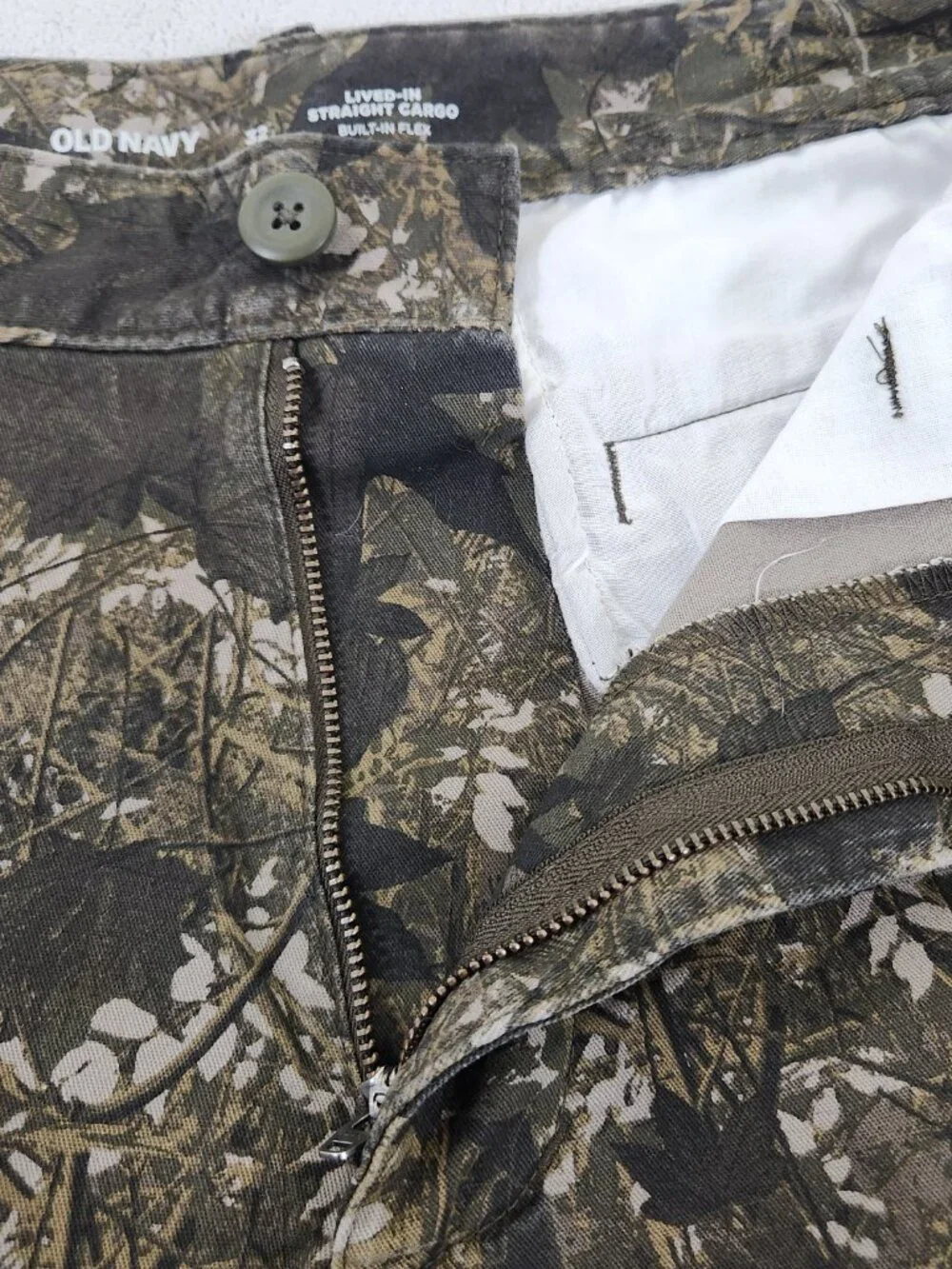Old Navy Men Cargo Shorts 32 Camo Lived-In Straight Built-In Flex Photoreal Tree